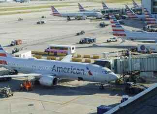 American Airlines Temporarily Grounds U.S. Flights Due to Technical Glitch american-airlines-temporarily-grounds-us-flights-due-to-technical-glitch