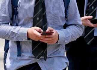 Navigating Australia’s Teenage Social Media Ban: Strategies and Solutions navigating-australias-teenage-social-media-ban-strategies-and-solutions