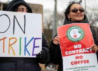 Starbucks Baristas Strike in Three U.S. Cities: Impact on Pre-Christmas Rush starbucks-baristas-strike-in-three-us-cities-mpact-on-pre-christmas-rush