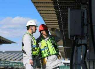 Top 3 Stocks Surging Amid U.S. Electrical Grid Upgrades top-3-stocks-surging-amid-us-electrical-grid-upgrades