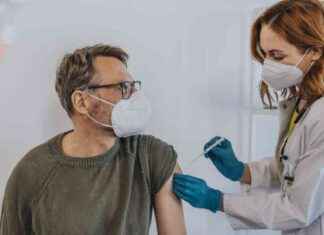 Understanding the Latest COVID Vaccines for 2024-2025 Amid Summer Surge understanding-the-latest-covd-vaccines-for-2024-2025-amid-summer-surge