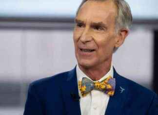 Advice for Gen Z Grads: Avoid Pessimism, Bill Nye Warns advice-for-gen-z-grads-avoid-pessimism-bill-nye-warns