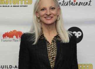 Title: Build-A-Bear CEO’s Strategy: Penning ‘Thank-You’ Notes to Grow $560M Toy Empire title-build-a-bear-ceos-strategy-penning-thank-you-notes-to-grow-560m-toy-empire