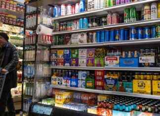 U.S. Surgeon General Urges Cancer Risk Warnings on Alcohol Labels us-surgeon-general-urges-cancer-risk-warnings-on-alcohol-labels