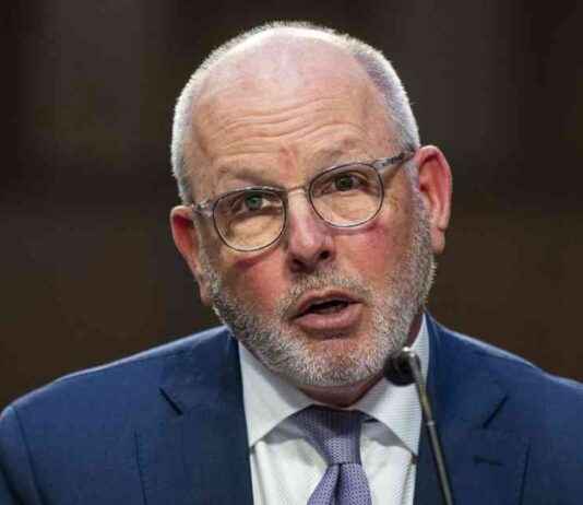 CVS CEO Defends Pharmacy Middlemen Against Drugmakers’ Monopolistic Practices cvs-ceo-defends-pharmacy-middlemen-against-drugmakers-monopolistic-practices