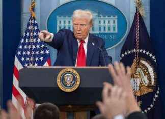 Navigating the DEI Battle: Public vs. Private Company Strategies navigating-the-de-battle-public-vs-private-company-strategies