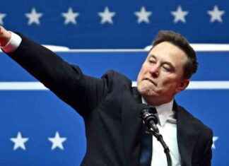 Tesla Manager Fired for Speaking Against Musk’s Nazi Joke tesla-manager-fired-for-speaking-against-musks-nazi-joke