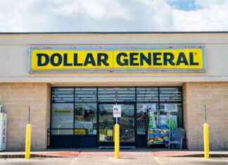 2025 Consumer Outlook: Dollar General CEO Warns of Cash Strain 2025-consumer-outlook-dollar-general-ceo-warns-of-cash-strain