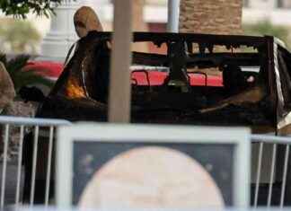 Four Cybertrucks Damaged in Seattle Tesla Lot Fire Attack four-cybertrucks-damaged-in-seattle-tesla-lot-fire-attack