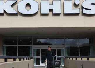 Kohl’s Stock Plunges 20% on Bleak 2022 Outlook kohls-stock-plunges-20-on-bleak-2022-outlook