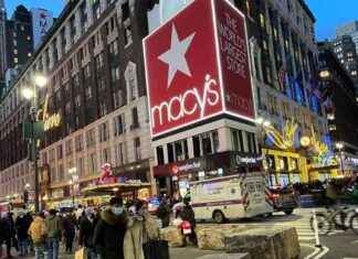 Macy’s Successful Store Revamp Boosts Turnaround Efforts macys-successful-store-revamp-boosts-turnaround-efforts