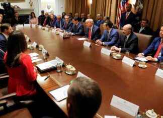 Proposed ‘Gold Card’ Visa Offers Hidden Tax Break for Wealthy proposed-gold-card-visa-offers-hidden-tax-break-for-wealthy