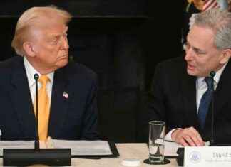 Trump Backs Crypto Industry at White House Summit trump-backs-crypto-ndustry-at-white-house-summit