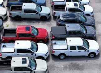 American Consumers Rush to Spend Before Tariffs, But Trend May Slow american-consumers-rush-to-spend-before-tariffs-but-trend-may-slow