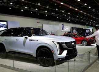 Attracting New Buyers: Cadillac’s Electric Vehicles Outshining Teslas attracting-new-buyers-cadillacs-electric-vehicles-outshining-teslas