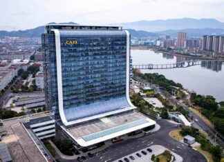 China’s Battery Giant Aims for Global Dominance in Energy Market chinas-battery-giant-aims-for-global-dominance-in-energy-market