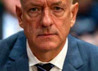 New CEO Stephen Hemsley Replaces Andrew Witty at UnitedHealth new-ceo-stephen-hemsley-replaces-andrew-witty-at-unitedhealth